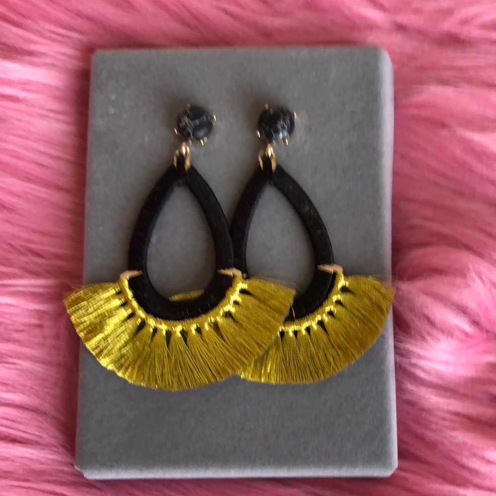 🖤💛New Vibrant Black and Yellow Statement Earrings💛🖤